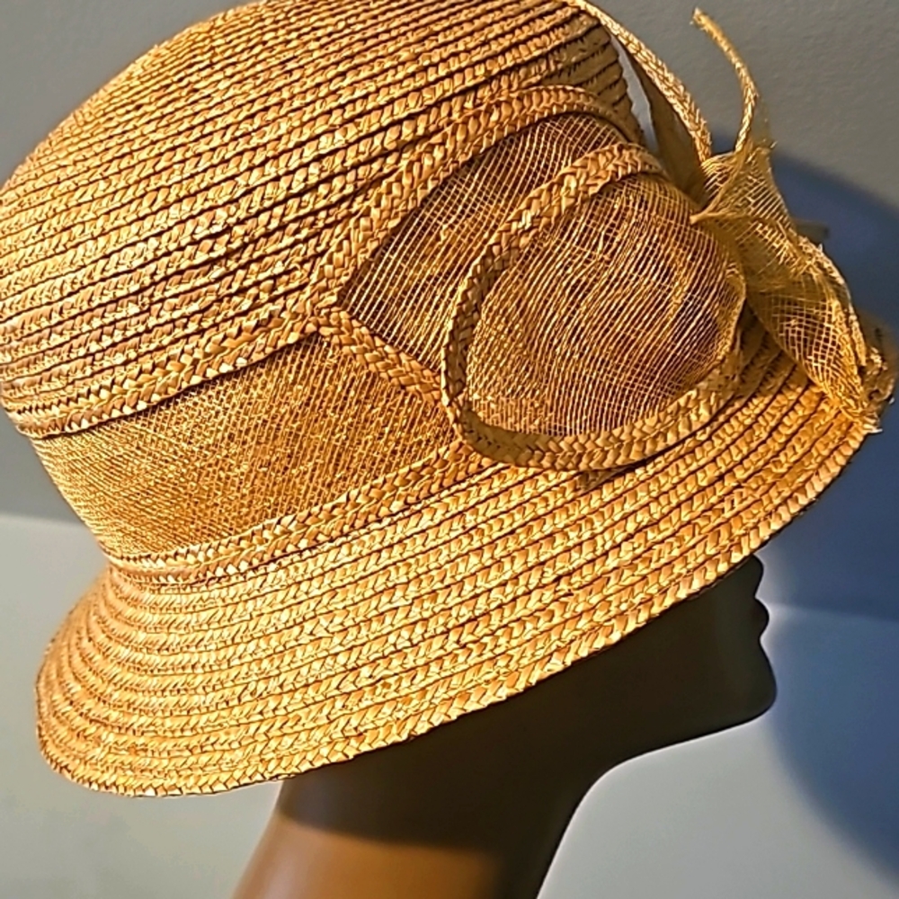 NWOT, Betmar New York Designer Straw Hat w/Front Flower Decor, Tan - Picture 8 of 12